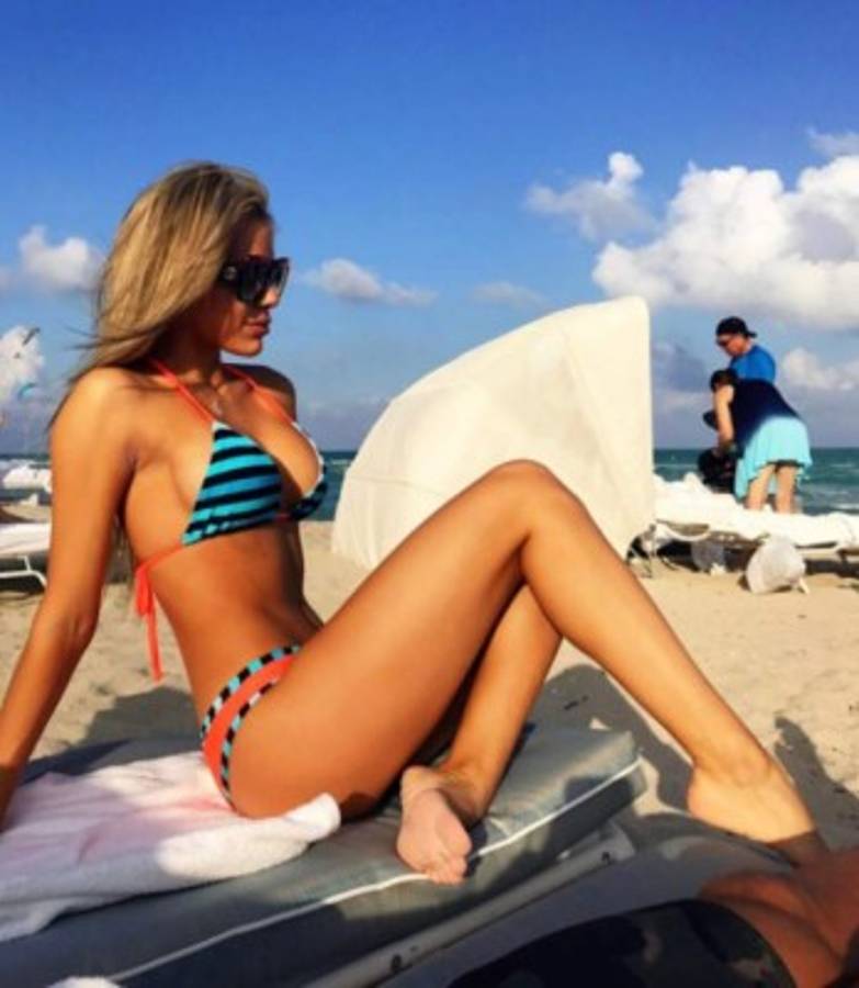 ¡Qué golazo! Máximo goleador de selección de Venezuela se casa con una exmiss