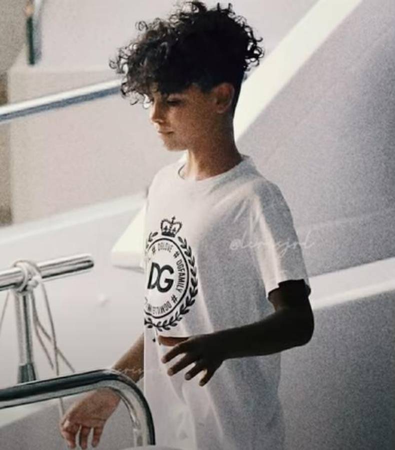 ¡Le gusta vestir caro! La vida de lujos que tiene Cristiano Ronaldo JR por su papá y así fue presentado en el United