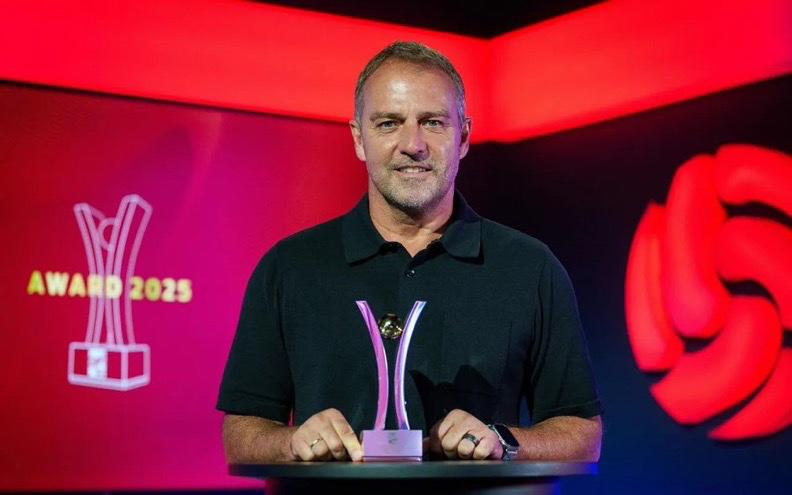 Hansi Flick ordena que echen a tres jugadores del Barcelona por este motivo y toma decisión con Marc Casadó ¿Se va Ter Stegen?