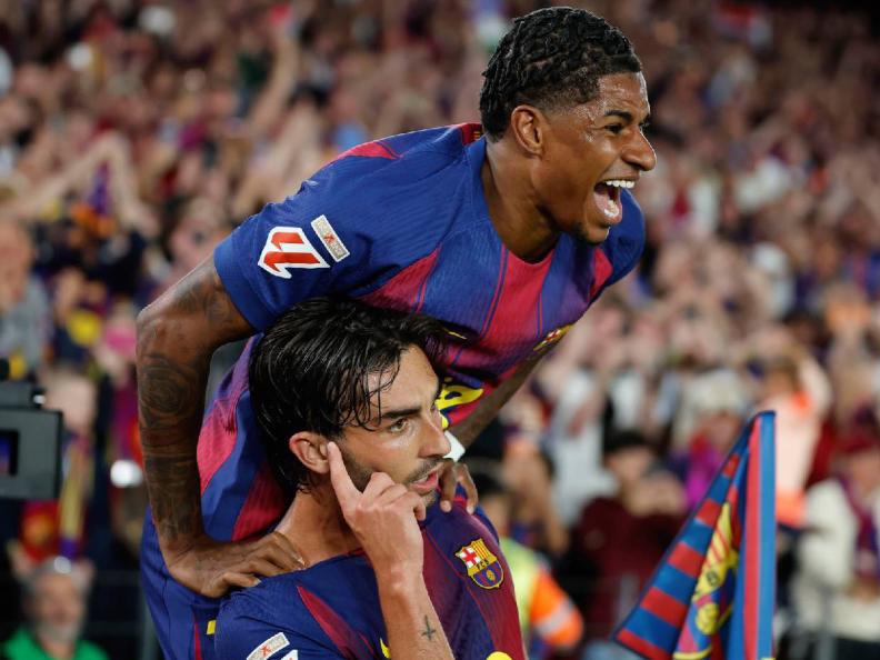 Messi se unió y no hubo pasillo: así celebró Barcelona el bicampeonato en Liga Española