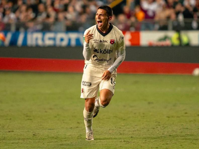 Futbolista de Alajuelense que le anotó a LAFC es detenido por la policía y rompe el silencio: Me arrestaron por...