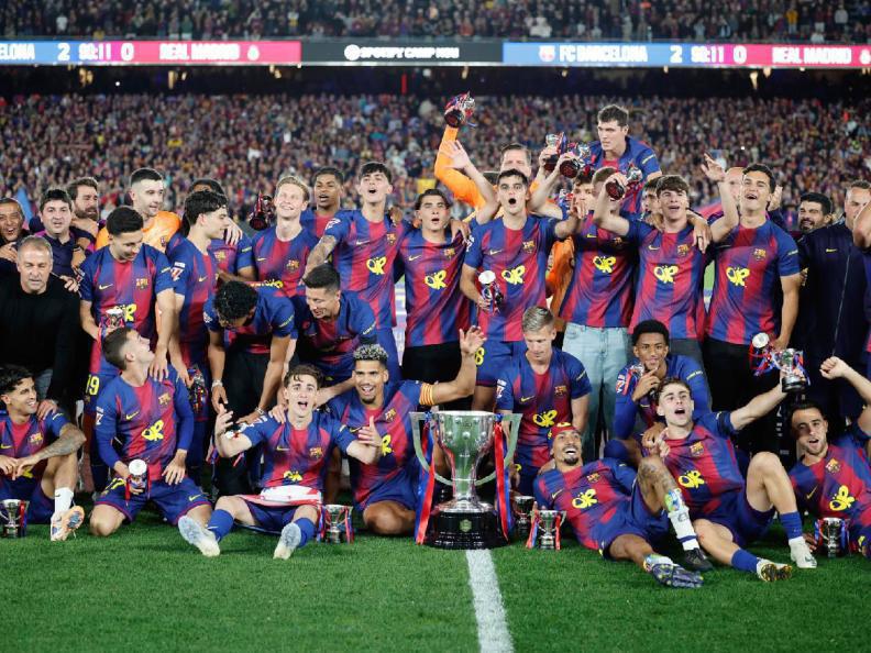 Messi se unió y no hubo pasillo: así celebró Barcelona el bicampeonato en Liga Española