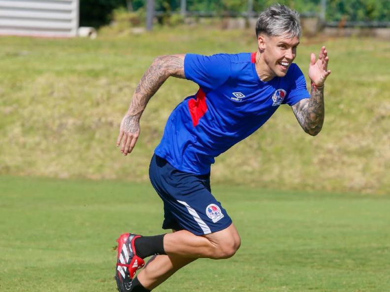 Olimpia con fichaje y bajas; se va de Motagua y en la MLS preguntan por Nixon Cruz