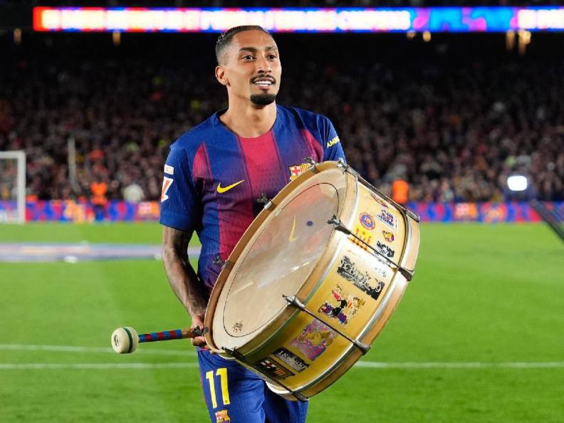 Messi se unió y no hubo pasillo: así celebró Barcelona el bicampeonato en Liga Española
