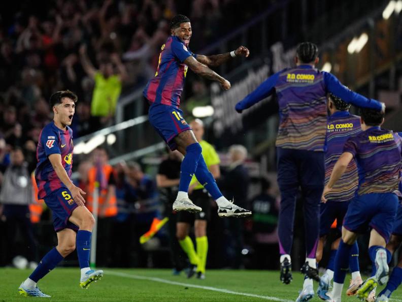Messi se unió y no hubo pasillo: así celebró Barcelona el bicampeonato en Liga Española