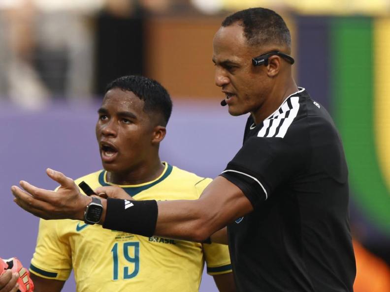 FIFA les concedió el deseo: la denuncia por el árbitro del Inglaterra - Argentina