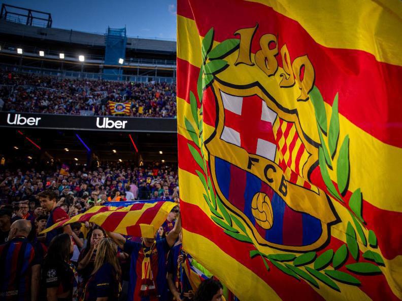 Messi se unió y no hubo pasillo: así celebró Barcelona el bicampeonato en Liga Española