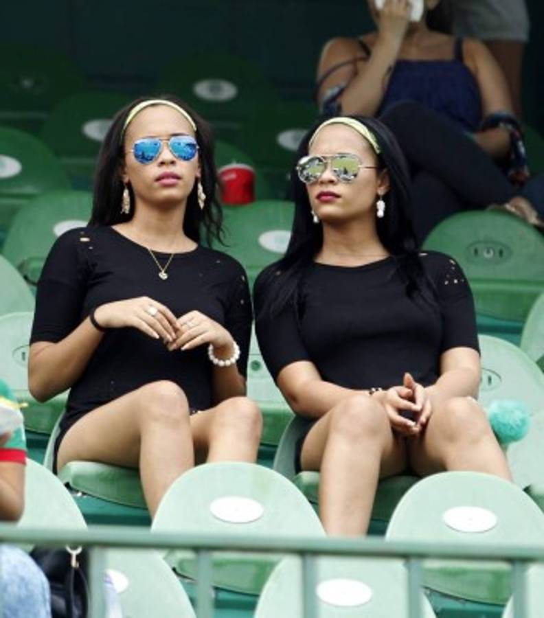 ¡LO MÁS LINDO! Las bellas mujeres que adornaron la jornada de clásicos en Honduras