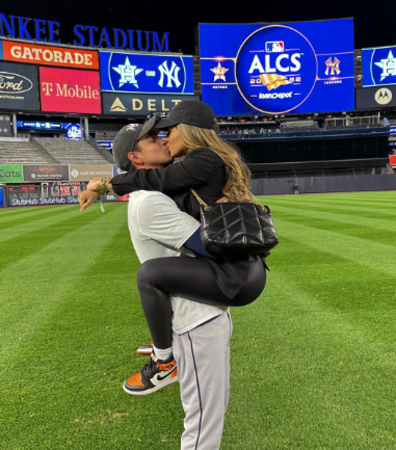 Nancy Herrera, la mujer que acompaña a Mauricio Dubón desde abajo hasta hacer historia en la Serie Mundial de Béisbol