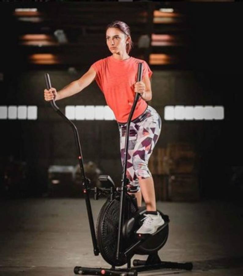 Narella Simondini, la bella tenista argentina que reside en Honduras