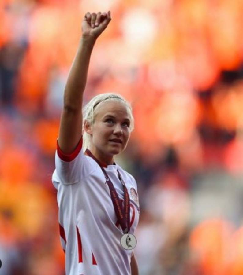 ¿Quién es Pernille Harder? La futbolista más cara de la historia que ahora jugará con su novia
