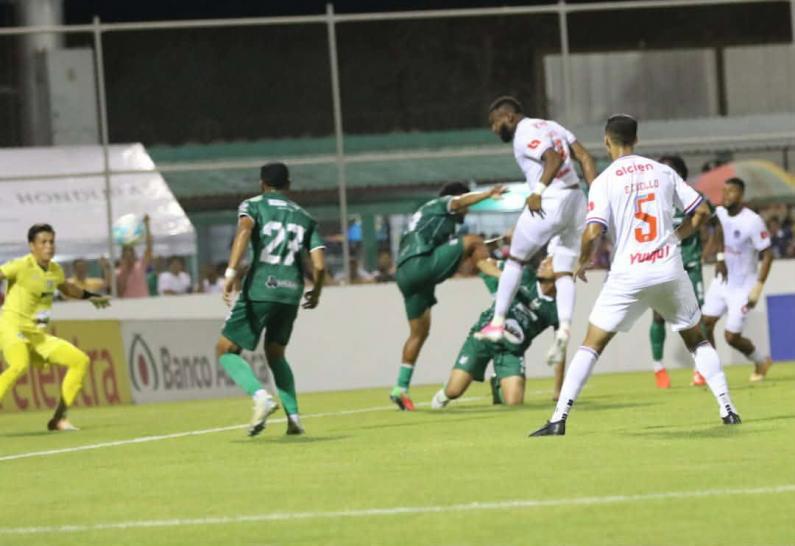 Benguché preocupa al Olimpia, la denuncia de la afición y Arboleda fue el héroe