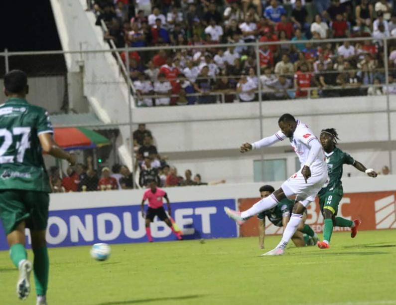 Benguché preocupa al Olimpia, la denuncia de la afición y Arboleda fue el héroe