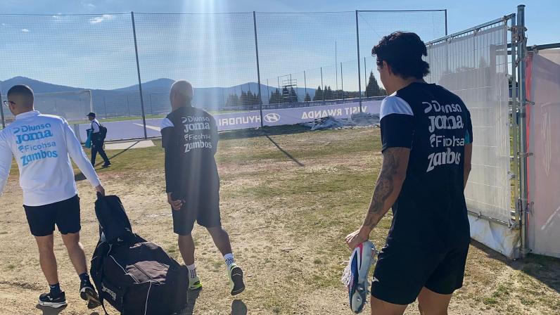 José Molina puso a sudar a los convocados y tres nuevos 'fichajes'; así fue el primer entreno de Honduras en España