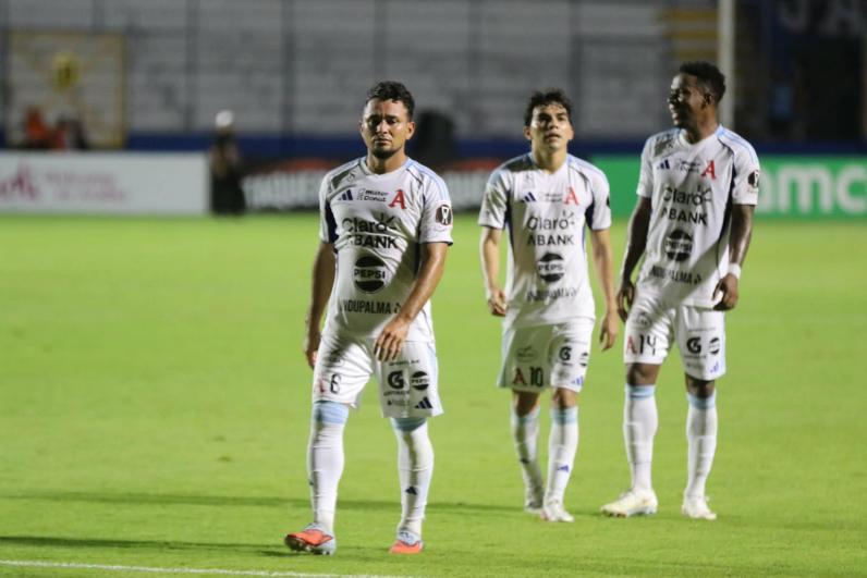 Señalan al culpable del ridículo de Alianza, Motagua se divierte y bronca con el árbitro