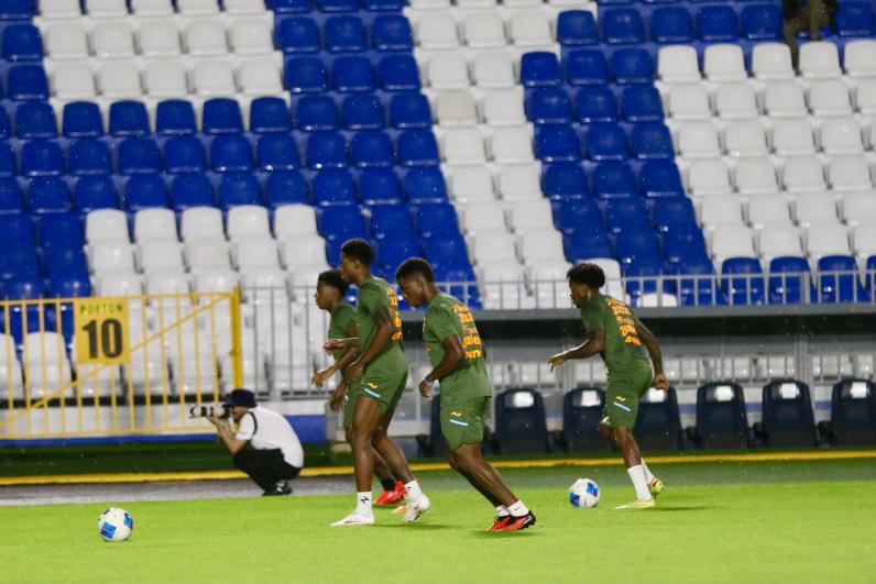 La contundente decisión de Molina en el entreno y futbolista preocupa a Honduras