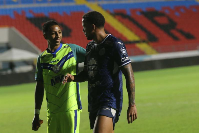 Olimpia, Motagua y Real España perjudicados por los árbitros; Marathón rompe mala racha y lindas chicas en los estadios