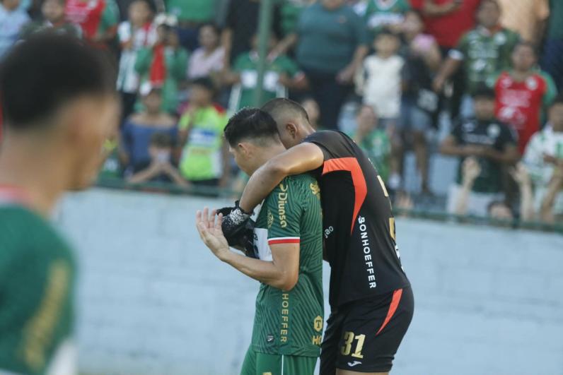 Marathón celebra en la casa de Platense, tristeza en Puerto Cortés, el gesto de Pablo Lavallén y el tremendo error del árbitro