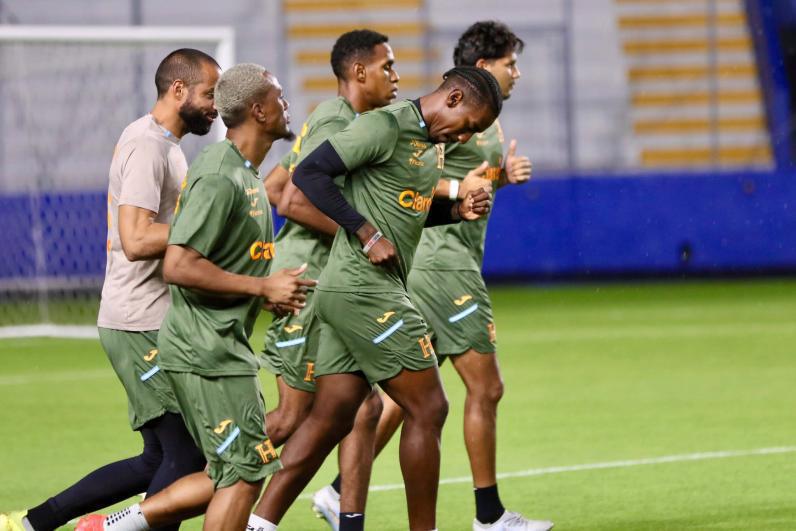 La contundente decisión de Molina en el entreno y futbolista preocupa a Honduras