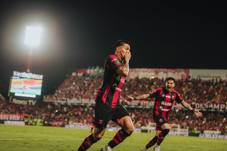 Futbolista de Alajuelense que le anotó a LAFC es detenido por la policía y rompe el silencio: Me arrestaron por...