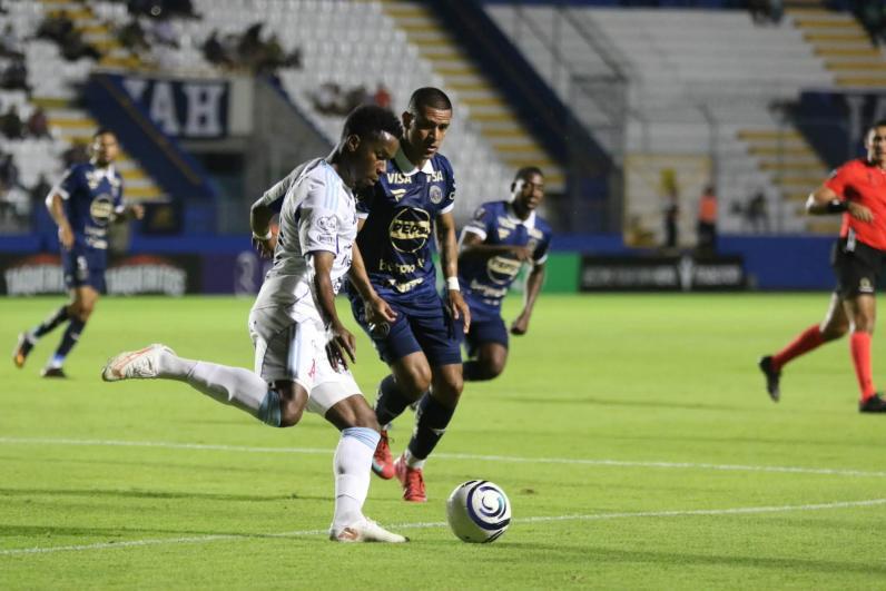 Señalan al culpable del ridículo de Alianza, Motagua se divierte y bronca con el árbitro