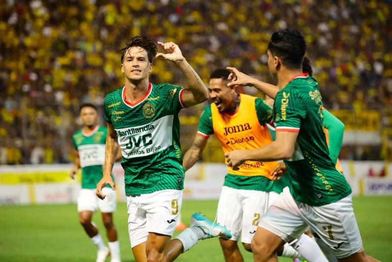 Marathón celebra en la cara de Real España, fracaso aurinegro y locura en el Morazán