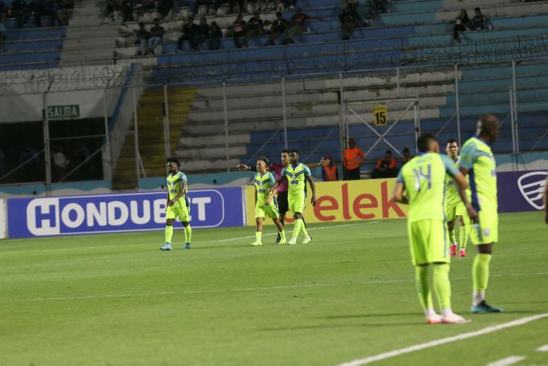 Olimpia, Motagua y Real España perjudicados por los árbitros; Marathón rompe mala racha y lindas chicas en los estadios