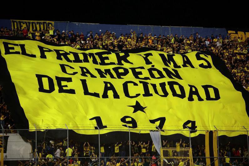 Marathón celebra en la cara de Real España, fracaso aurinegro y locura en el Morazán