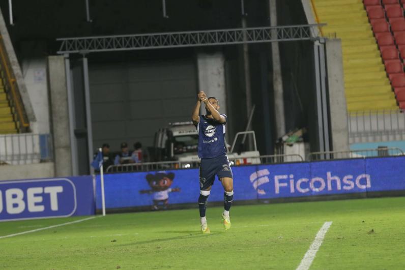 Olimpia, Motagua y Real España perjudicados por los árbitros; Marathón rompe mala racha y lindas chicas en los estadios