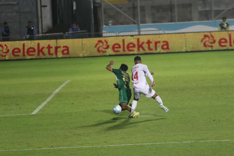 ¿Eduardo Espinel con Alexy Vega? El regalo de Marathón a Yustin Arboleda y la bronca entre Real España y Motagua