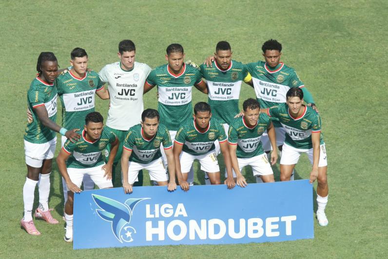 ¡Partido de locos! Alexy Vega fue el héroe; dos expulsiones a Real España y disturbios entre las barras afuera del Yankel