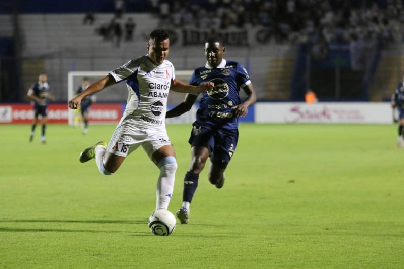 Señalan al culpable del ridículo de Alianza, Motagua se divierte y bronca con el árbitro
