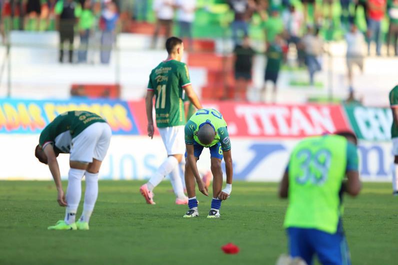 Marathón celebra previo a la final, nuevo DT de Olancho presente, peculiar corte a debutante y bellas chicas en el Yankel