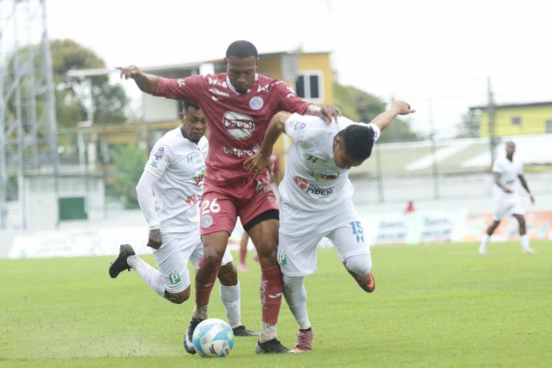 El héroe de Motagua ante Platense, error arbitral que no aprovechó el Ciclón y las bellas chicas en el Excélsior