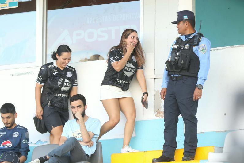 Olimpia, Motagua y Real España perjudicados por los árbitros; Marathón rompe mala racha y lindas chicas en los estadios