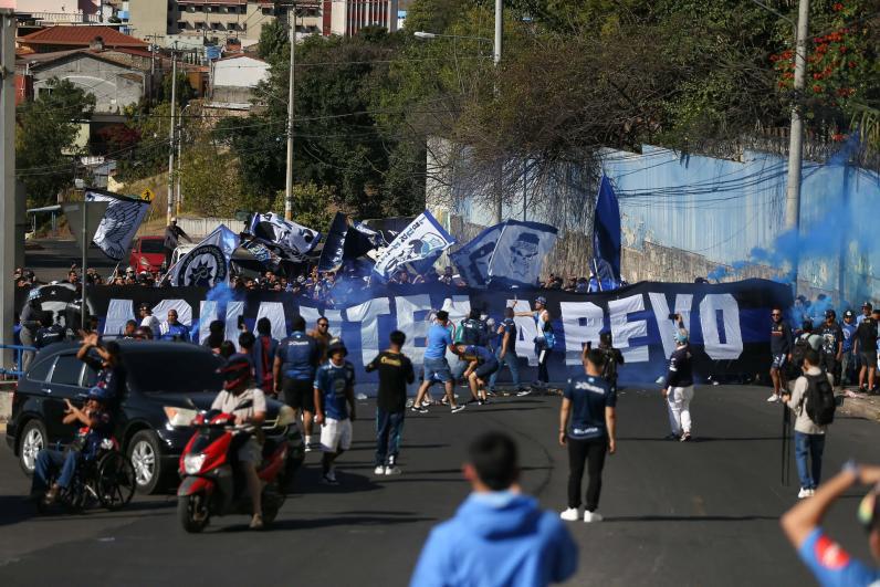 La burla de Motagua a Marathón, polémico recibimiento a Henry Figueroa y ex entrenador del Ciclón en el Chelato Uclés