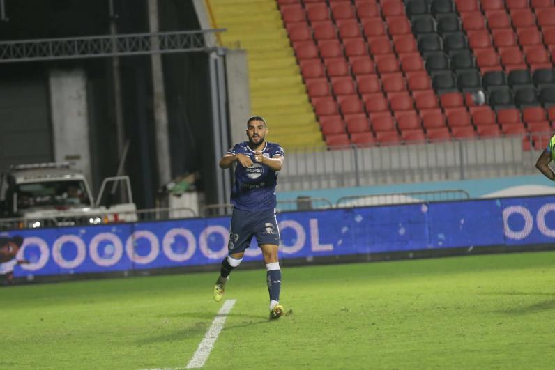 Olimpia, Motagua y Real España perjudicados por los árbitros; Marathón rompe mala racha y lindas chicas en los estadios