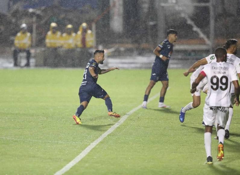 El villano del juego, motivo del berrinche de Rubilio Castillo y la pelea que hubo en el Motagua - Herediano