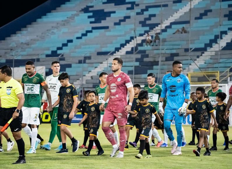 Choloma desató el terremoto en Real España, traición a la Máquina; jugador cortado en Marathón llega al estadio