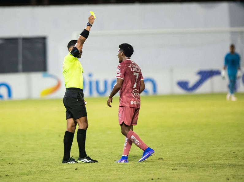 Choloma desató el terremoto en Real España, traición a la Máquina; jugador cortado en Marathón llega al estadio