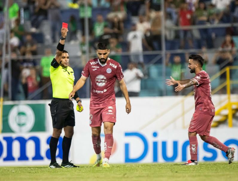 Choloma desató el terremoto en Real España, traición a la Máquina; jugador cortado en Marathón llega al estadio