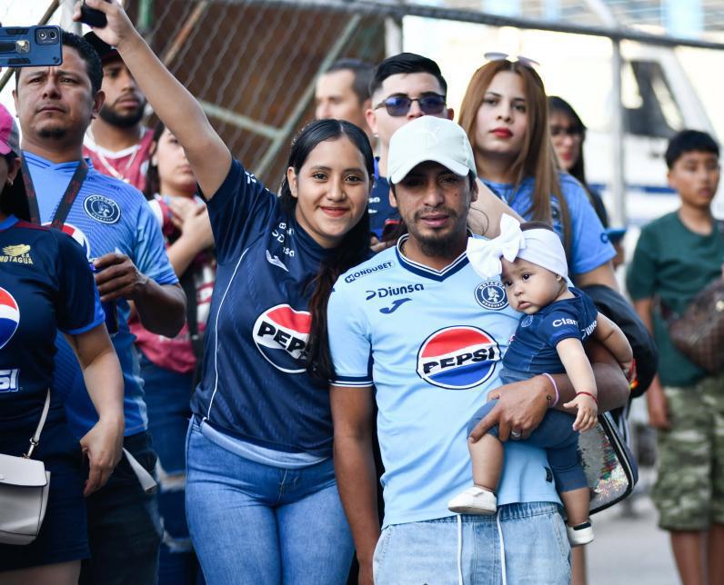La burla de Motagua a Marathón, polémico recibimiento a Henry Figueroa y ex entrenador del Ciclón en el Chelato Uclés