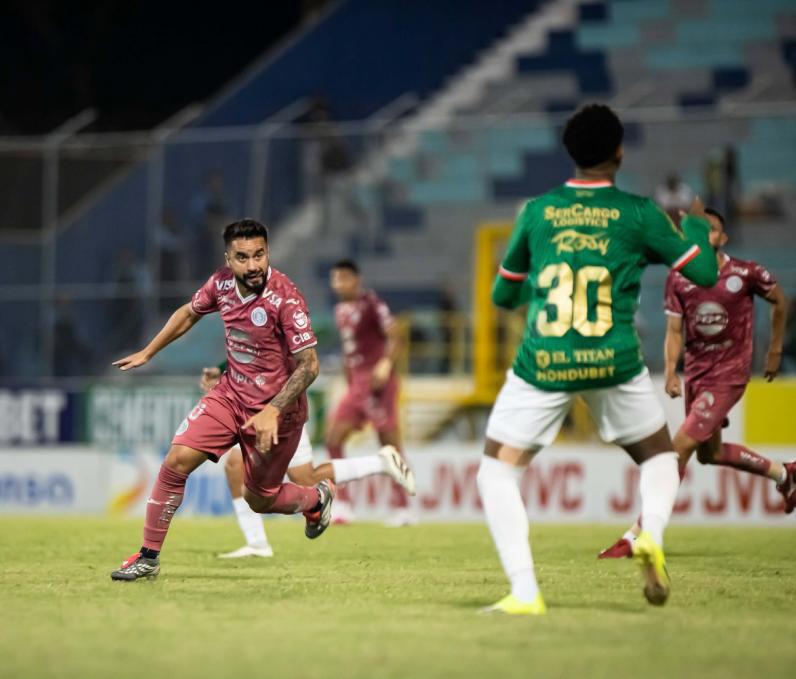 Choloma desató el terremoto en Real España, traición a la Máquina; jugador cortado en Marathón llega al estadio