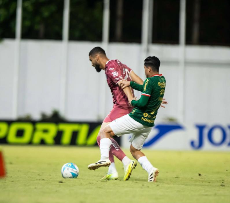 Choloma desató el terremoto en Real España, traición a la Máquina; jugador cortado en Marathón llega al estadio