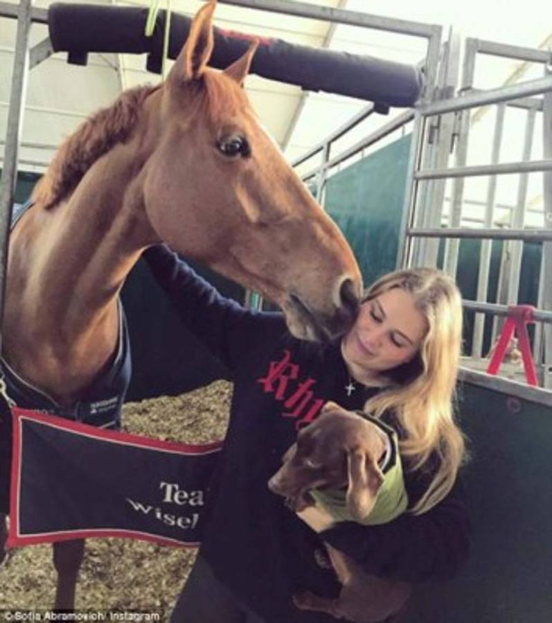 La espectacular hija del propietario del Chelsea, a quien nombran como la 'niña salvaje'