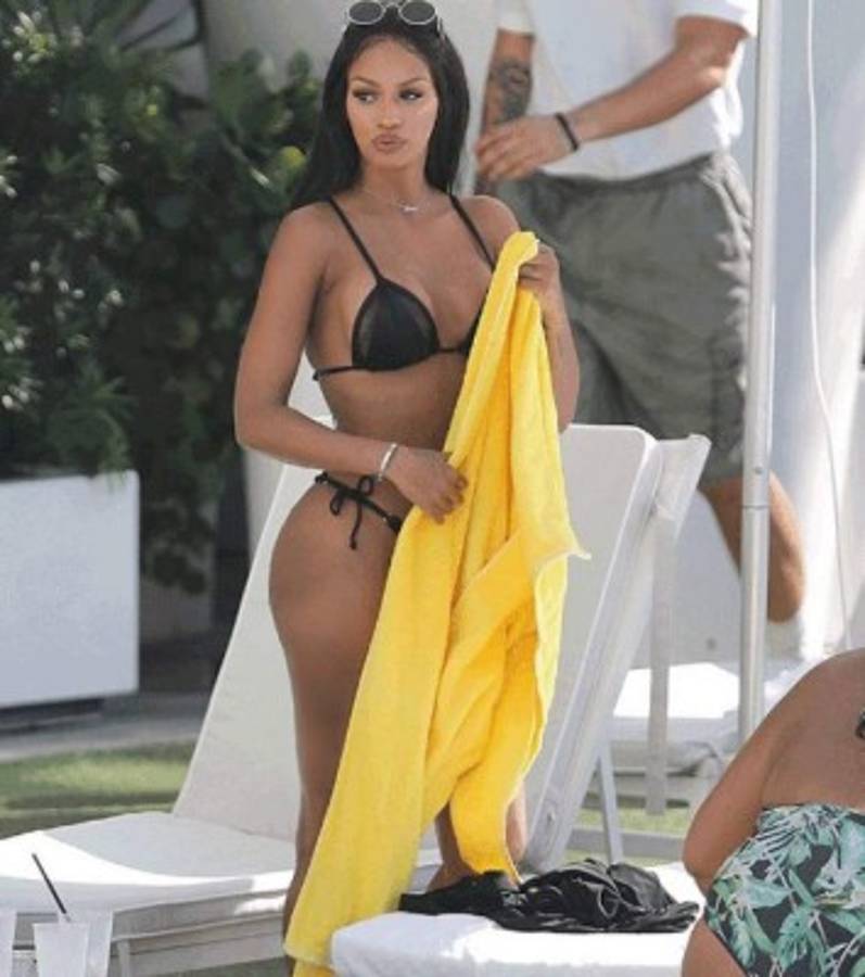 Fanny Neguesha enloquece a sus seguidores con explosivas fotos