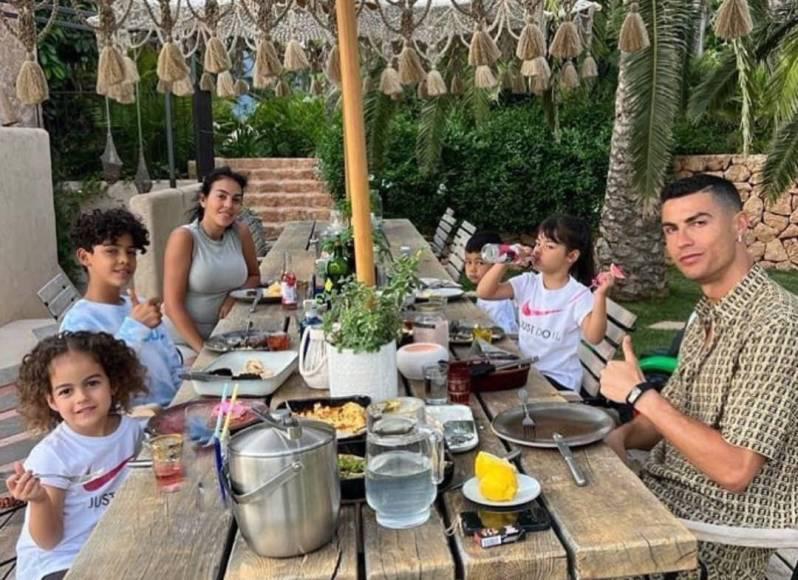 Brutal: Filtran los millones que gasta Cristiano Ronaldo junto a Georgina Rodríguez en sus lujosas vacaciones tras la tragedia
