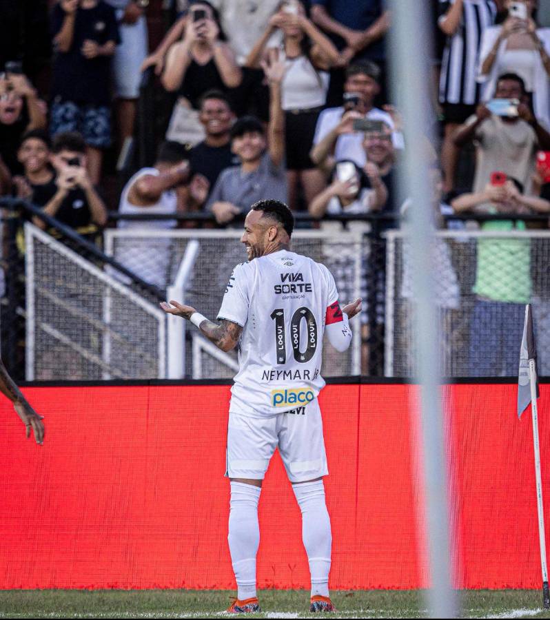 El show de Neymar con el Santos de Brasil: golazo olímpico, asistencias y festejó como Cristiano Ronaldo