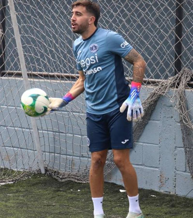 El gran ambiente en Motagua previo al clásico ante Marathón: Pastel de cumpleaños y Auzmendi de portero