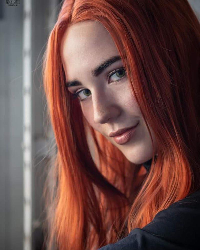 Conoce a la artista marcial y cosplayer española que cautiva con su talento y su gran condición física